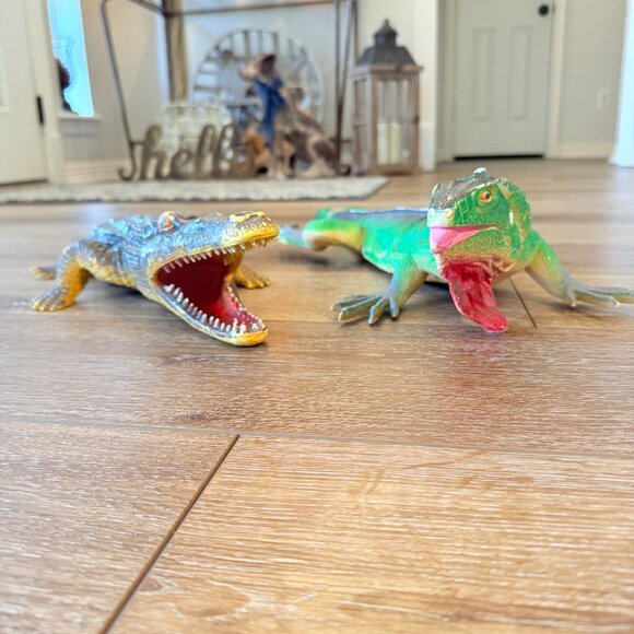 Vintage Plastic Reptiles Seeking Forever Home - Picture 8 of 16